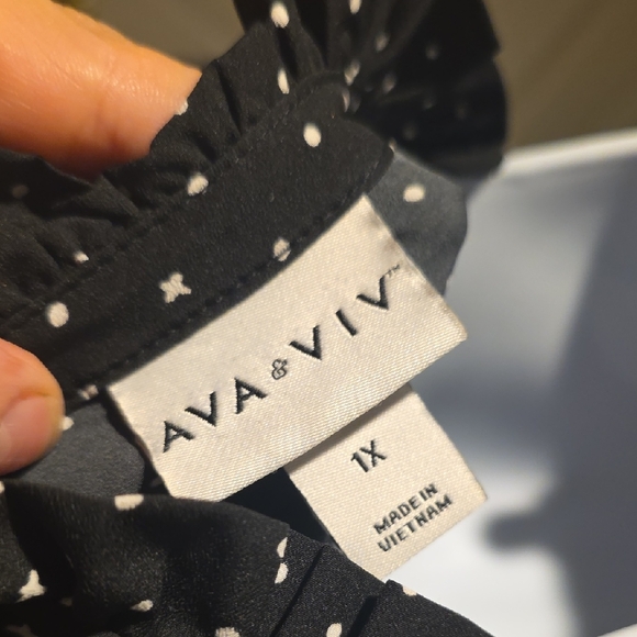 Chic Black Dress with White Dots - Picture 10 of 10